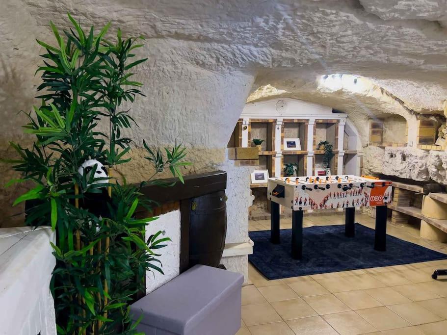Maison Semi-Troglodyte Avec 4 Velos Rochecorbon Exterior foto